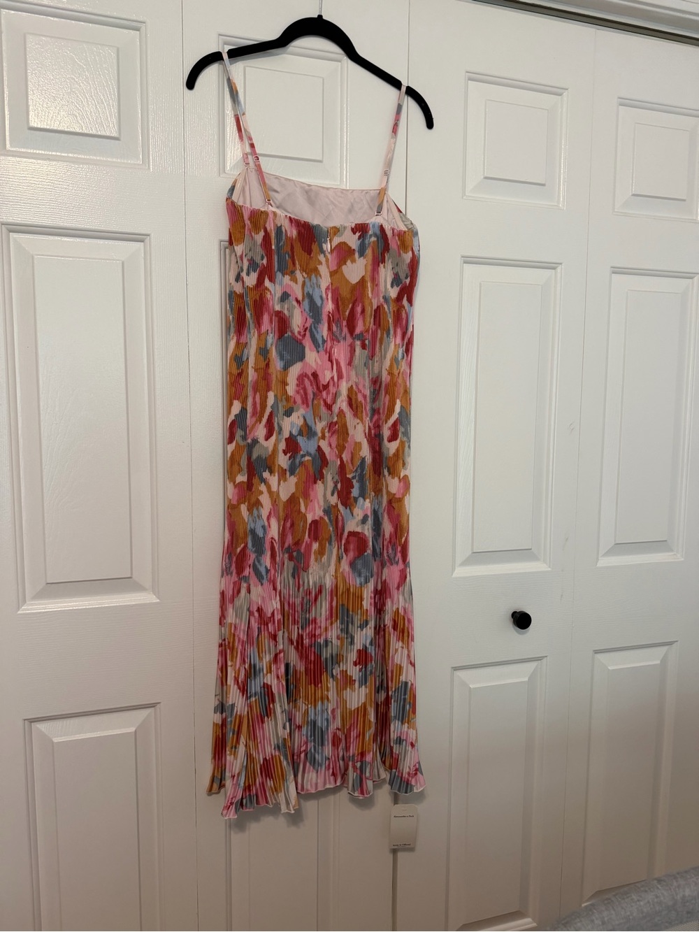 NWT Abercrombie & Fitch Giselle Pink Multi Floral Pleated Midi Dress - Picture 5 of 6
